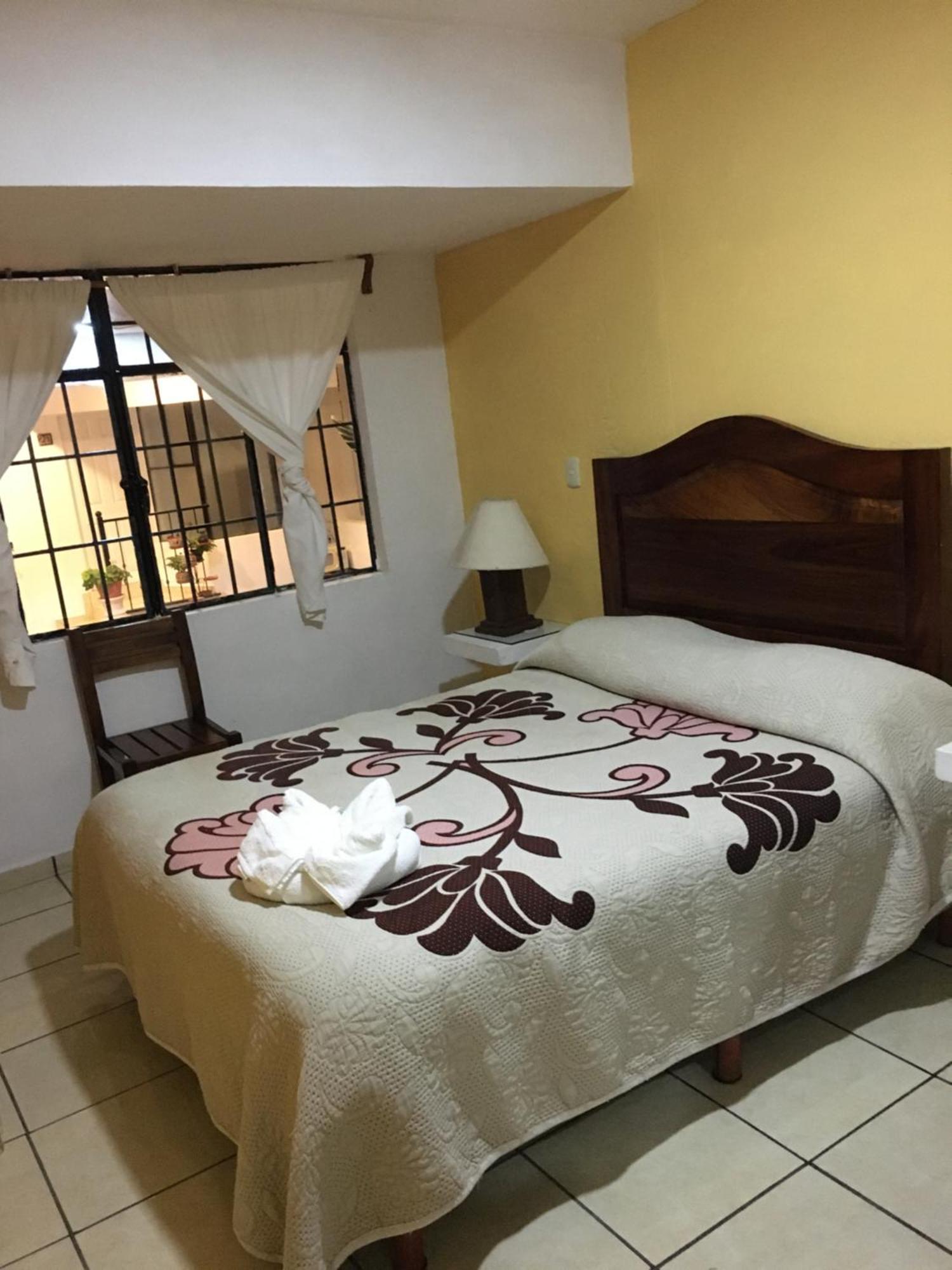 Hotel Posada Camelinas Pátzcuaro Exterior foto